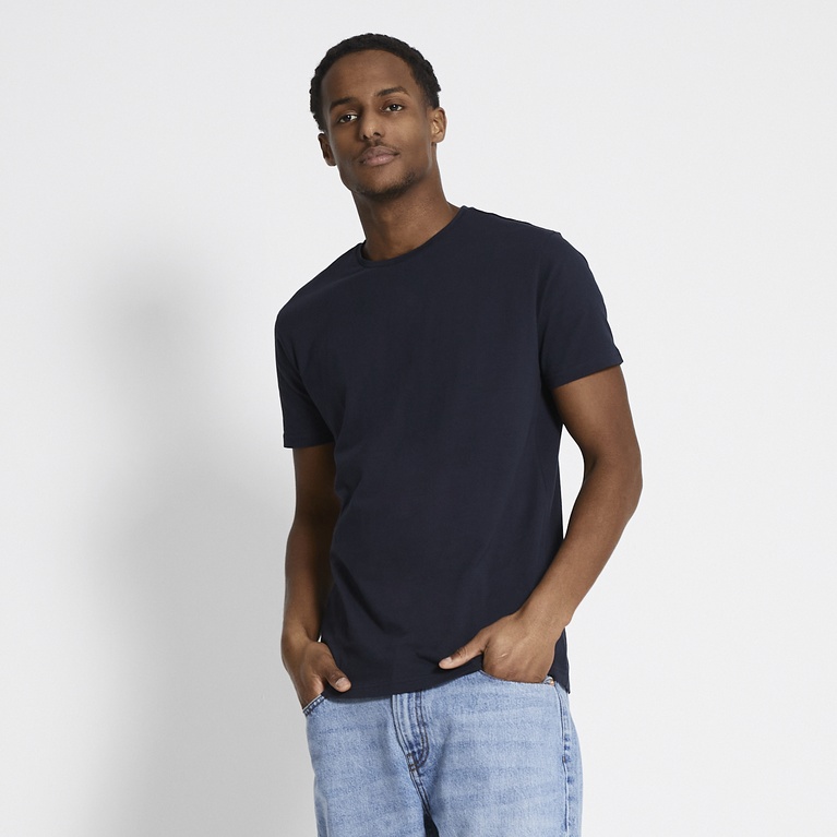 T-shirt U-neck "Casper"
